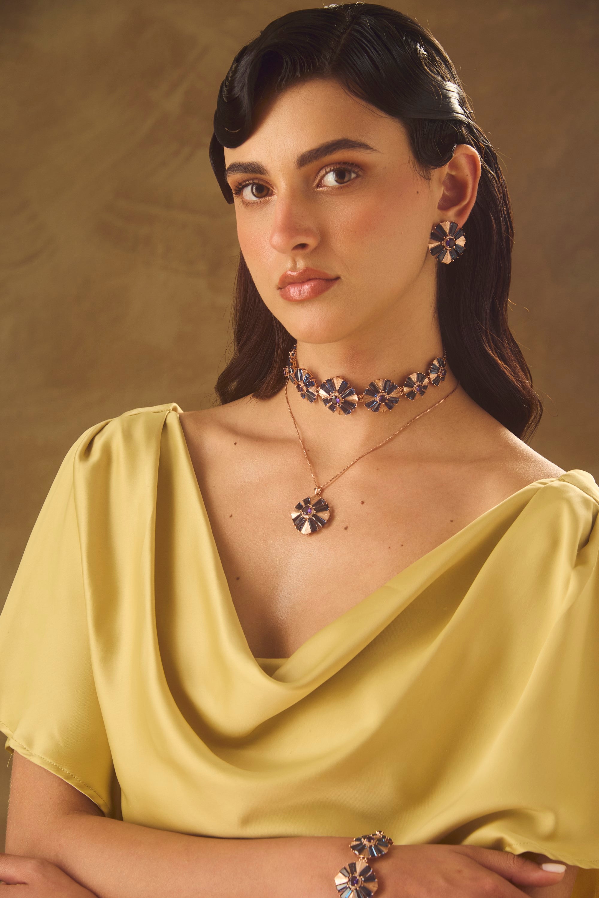 Roxana choker