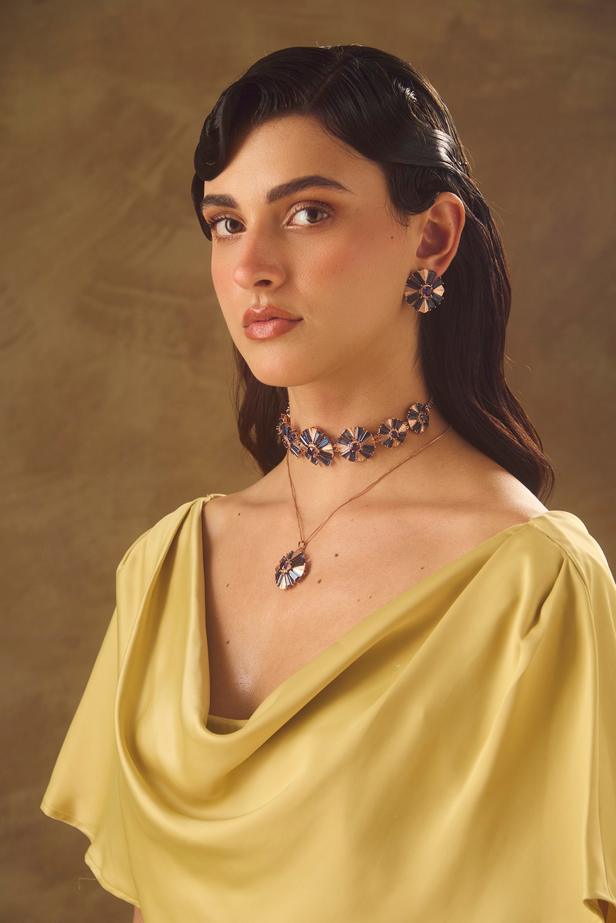 Roxana choker
