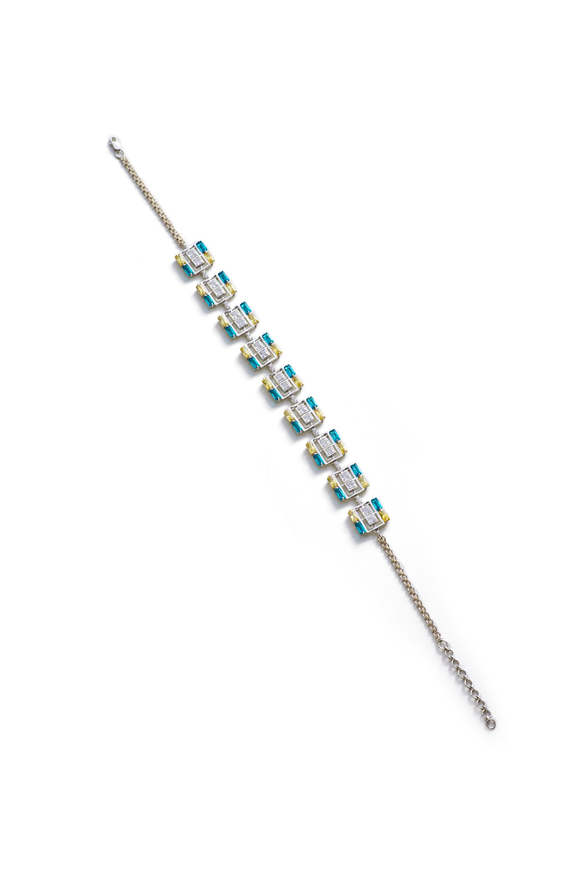 Nilofer Choker