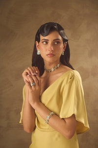 Nilofer Stud