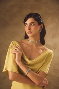 Nilofer Stud