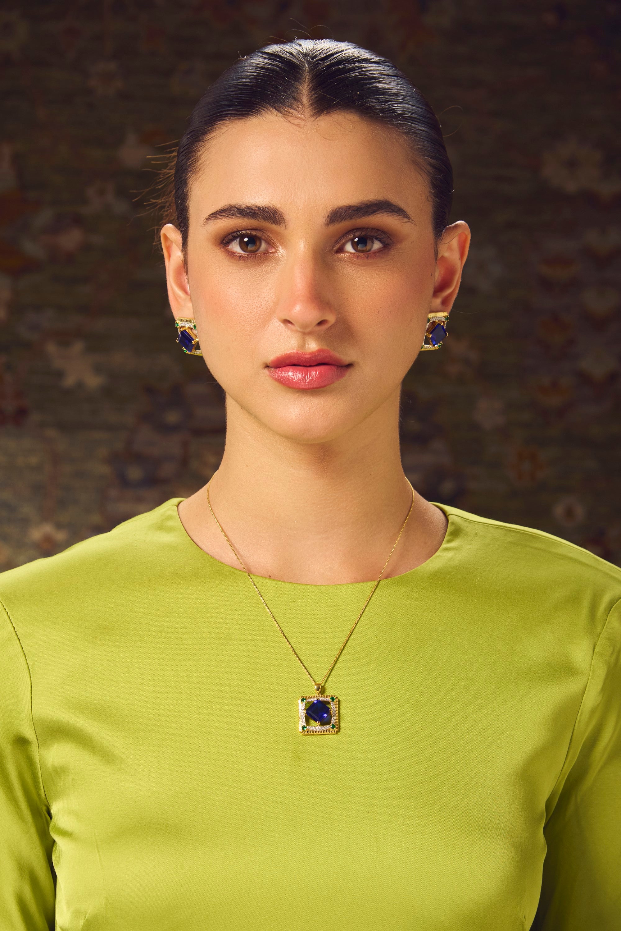 Ariz Pendant
