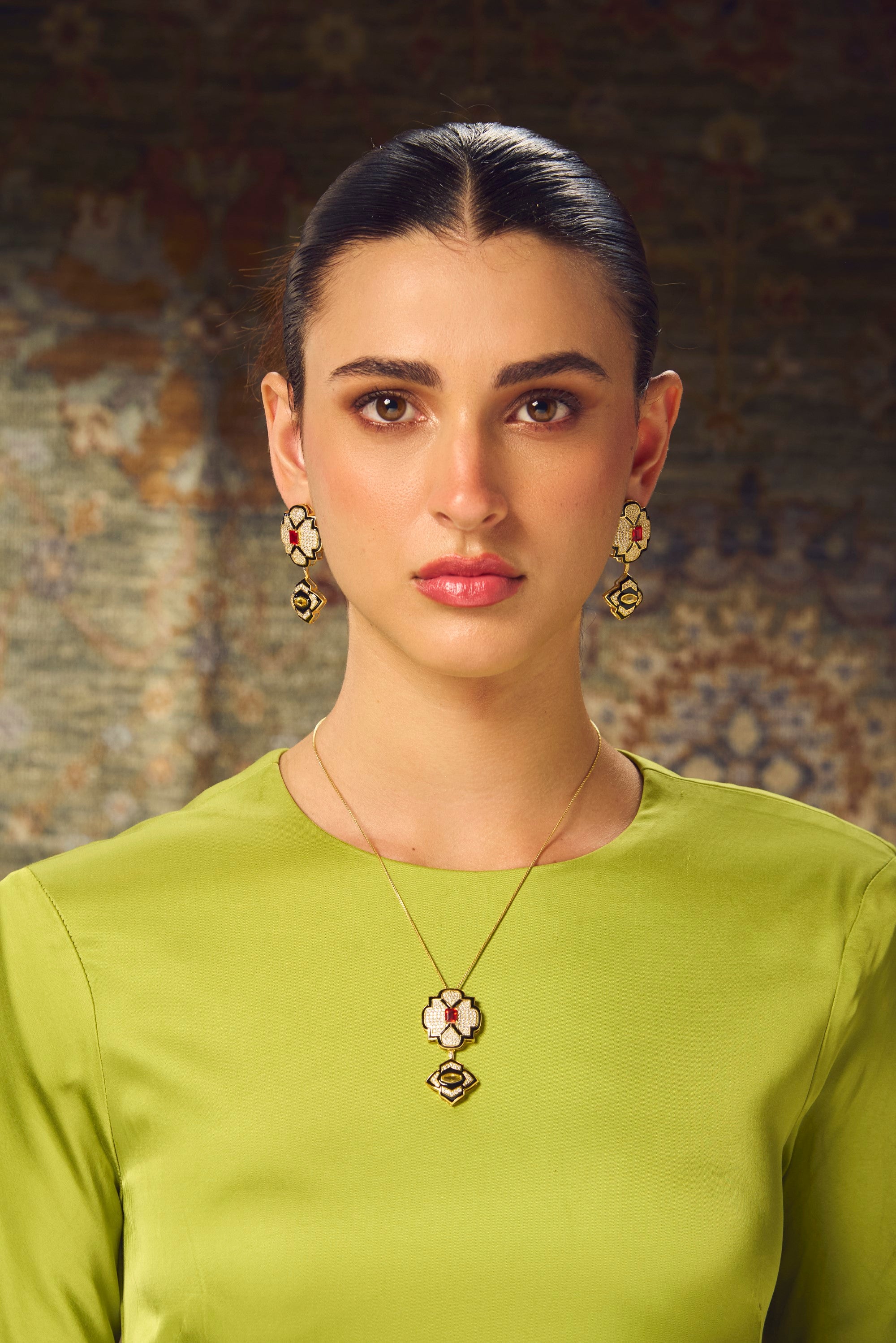 Delara Pendant